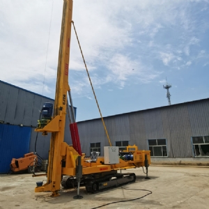 長(zhǎng)螺旋履帶打樁機(jī)
